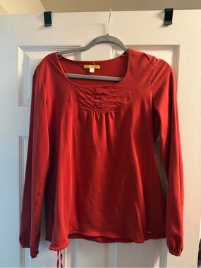 Womens Red Long-Sleeve Scoop Neck Top